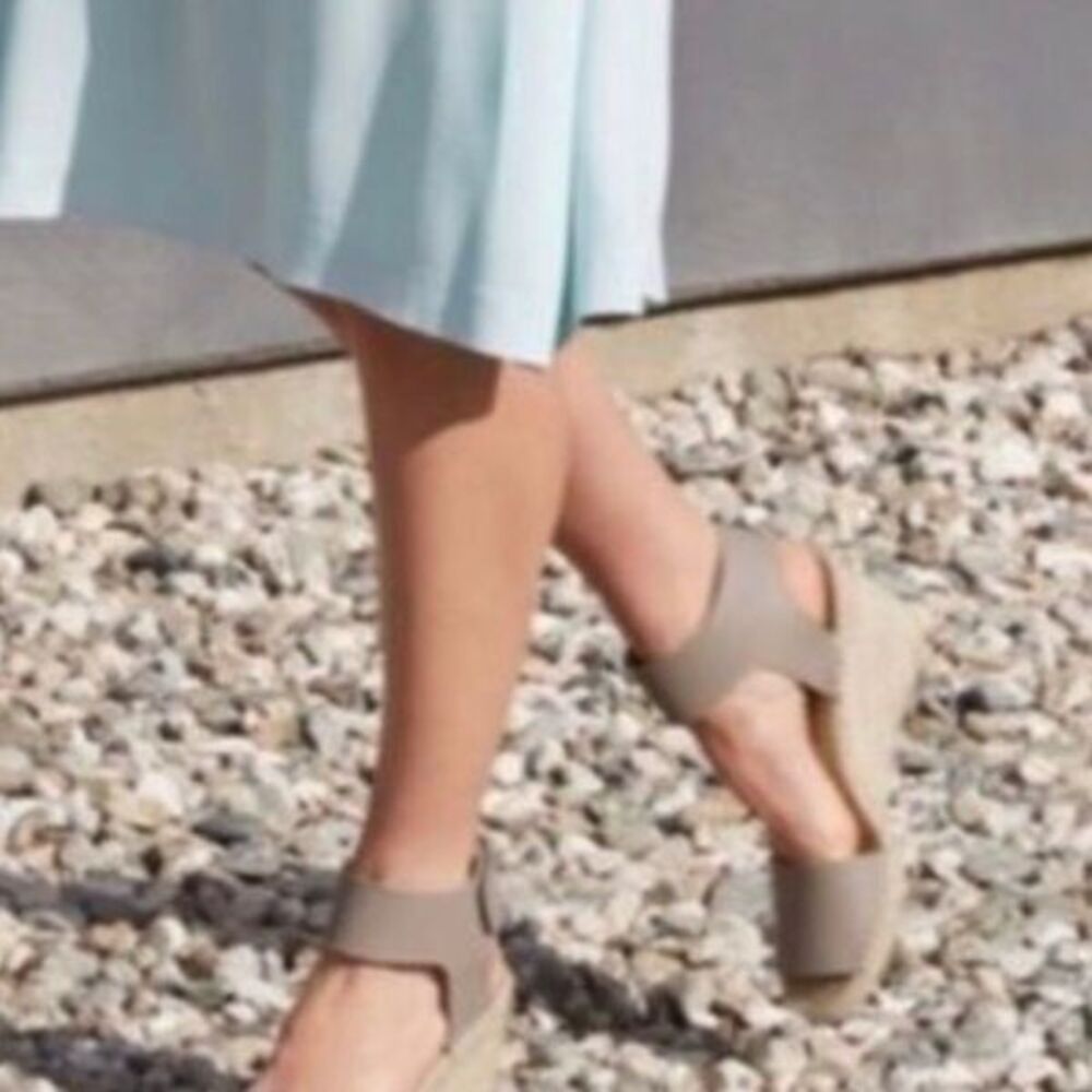 SZ9 VINCE Made in Spain Leather Sophie Wedge Sandal w Jute Rope Detail in Grey - Picture 3 of 10